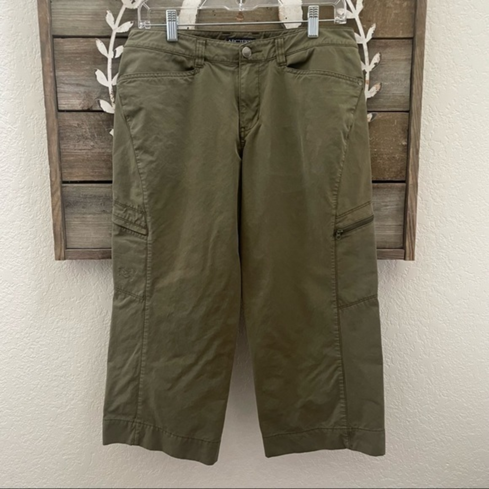 Arcteryx‎ green khaki cropped chino pants size ladies 8